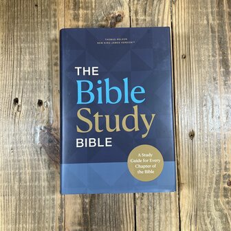 NKJV, The Bible Study Bible, Hardcover, Comfort Print: A Study Guide for Every Chapter of the Bible (Hardback)