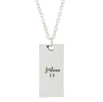 Hanger met ketting Be strong and courageous 