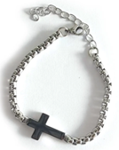 Zilverkleurige armband met kruis