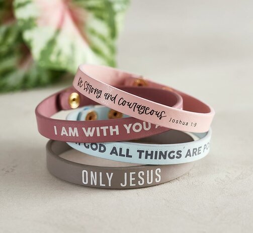 Leren armband met drukknoop Only Jesus