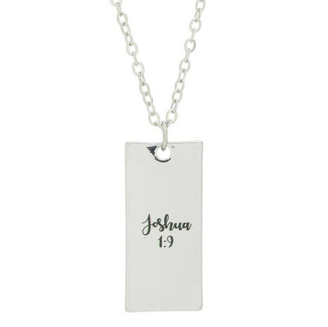 Hanger met ketting Be strong and courageous 