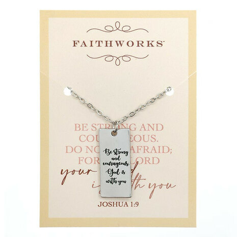 Hanger met ketting Be strong and courageous 