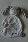 Cuddle-cloth-rabbit-white-God-zorgt-regenboog