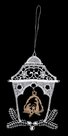 Kantklos-ornament-met-houten-ornament-lantaarn-met-kerststal
